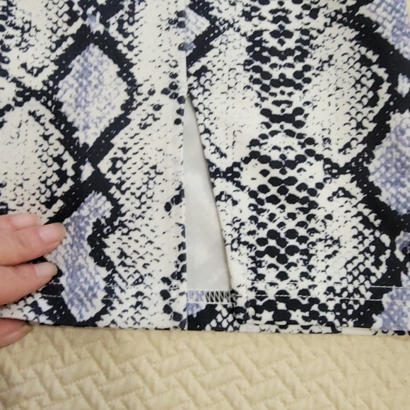 Shein Snake Print Mini Skirt with split Size Small - Picture 3 of 14